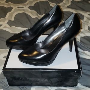 Nine West black pumps